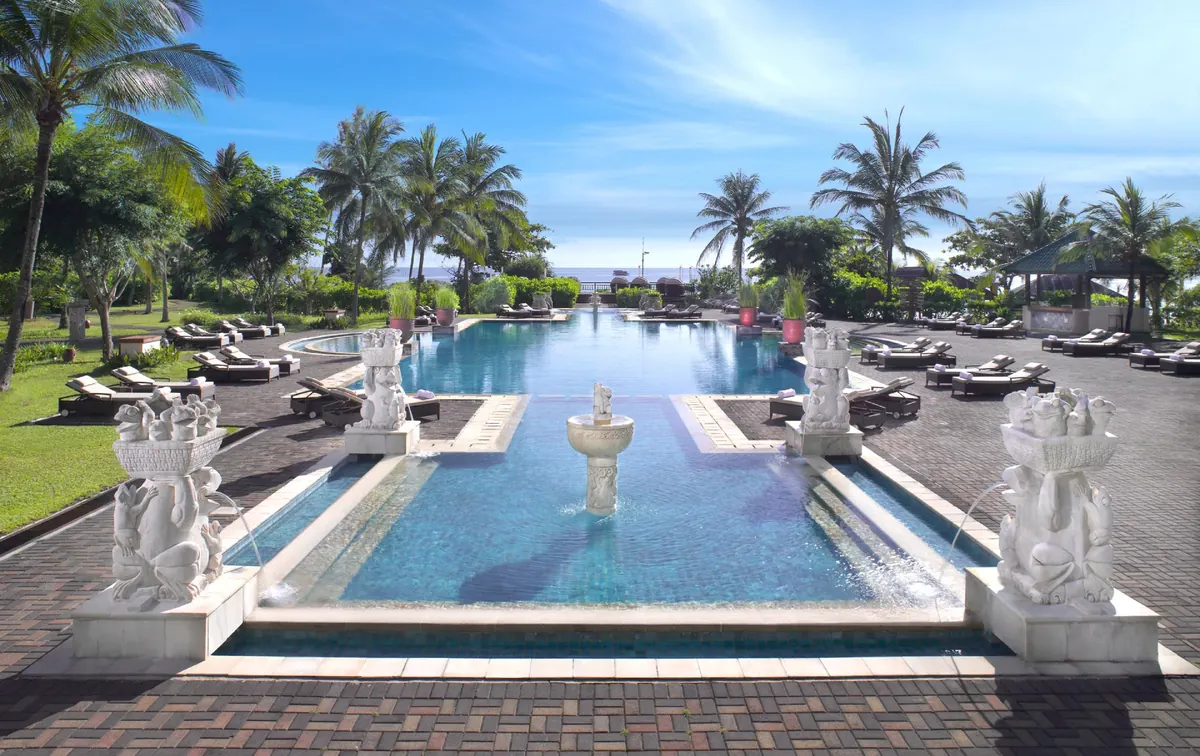 HOMM Laguna Bintan expansive swimming pool